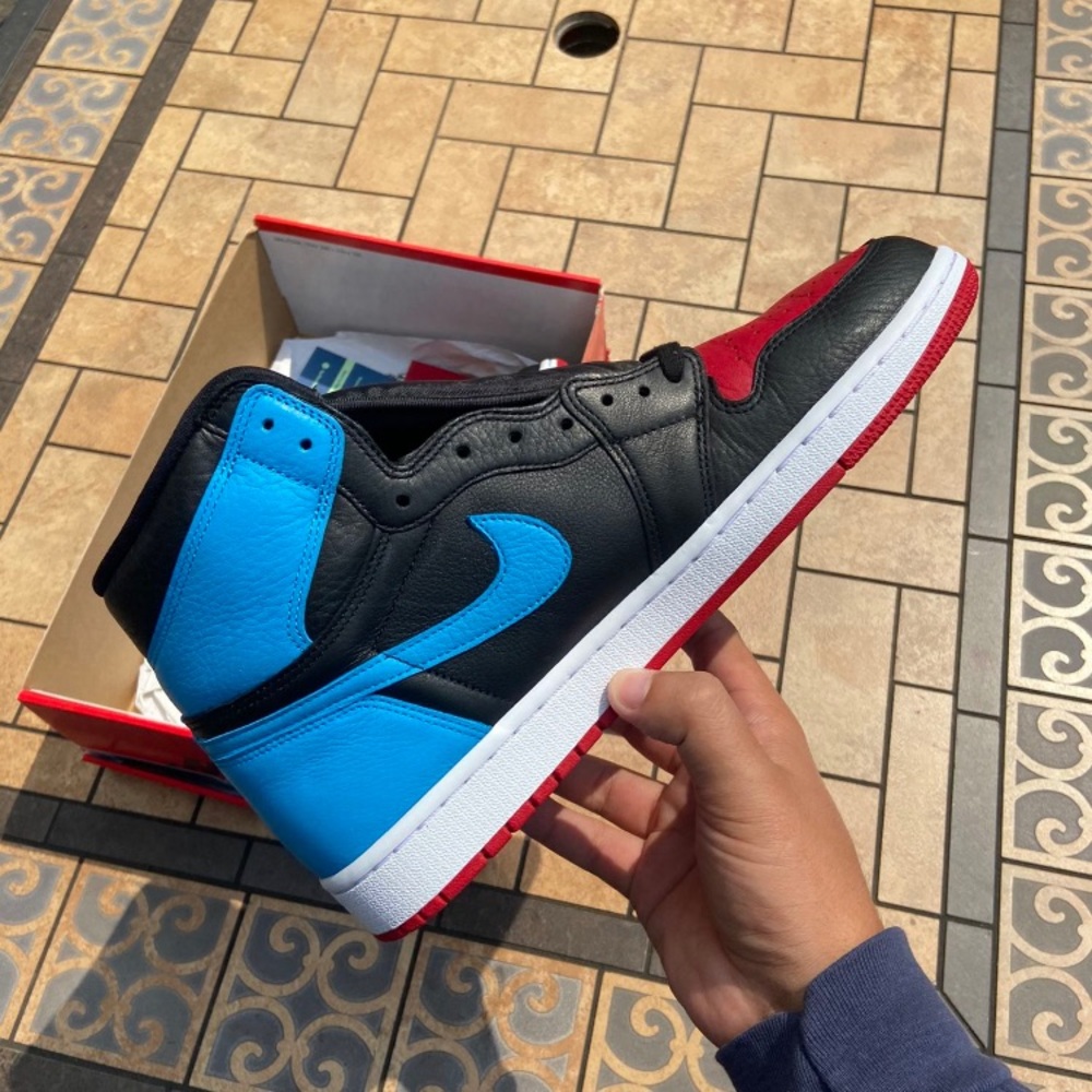 Fresh Jordan’s size 11 men 12.5 women !!!
